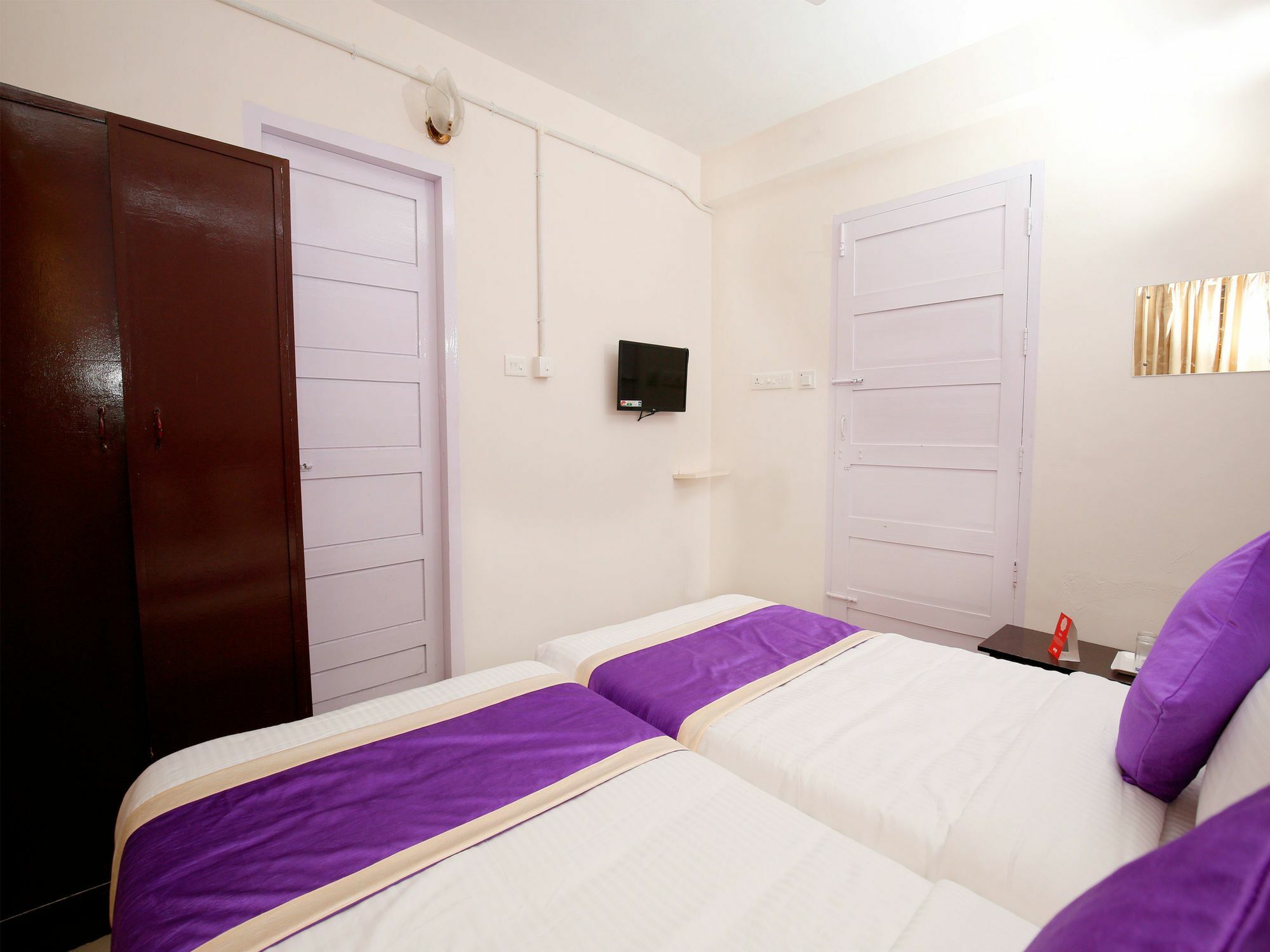Oyo 9797 Hotel Vbee Plaza Thiruvananthapuram Esterno foto