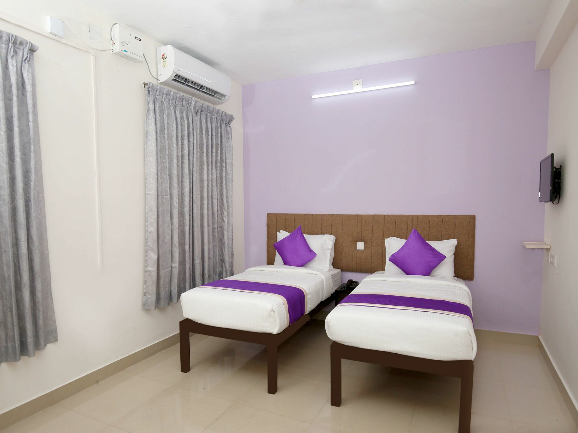 Oyo 9797 Hotel Vbee Plaza Thiruvananthapuram Esterno foto