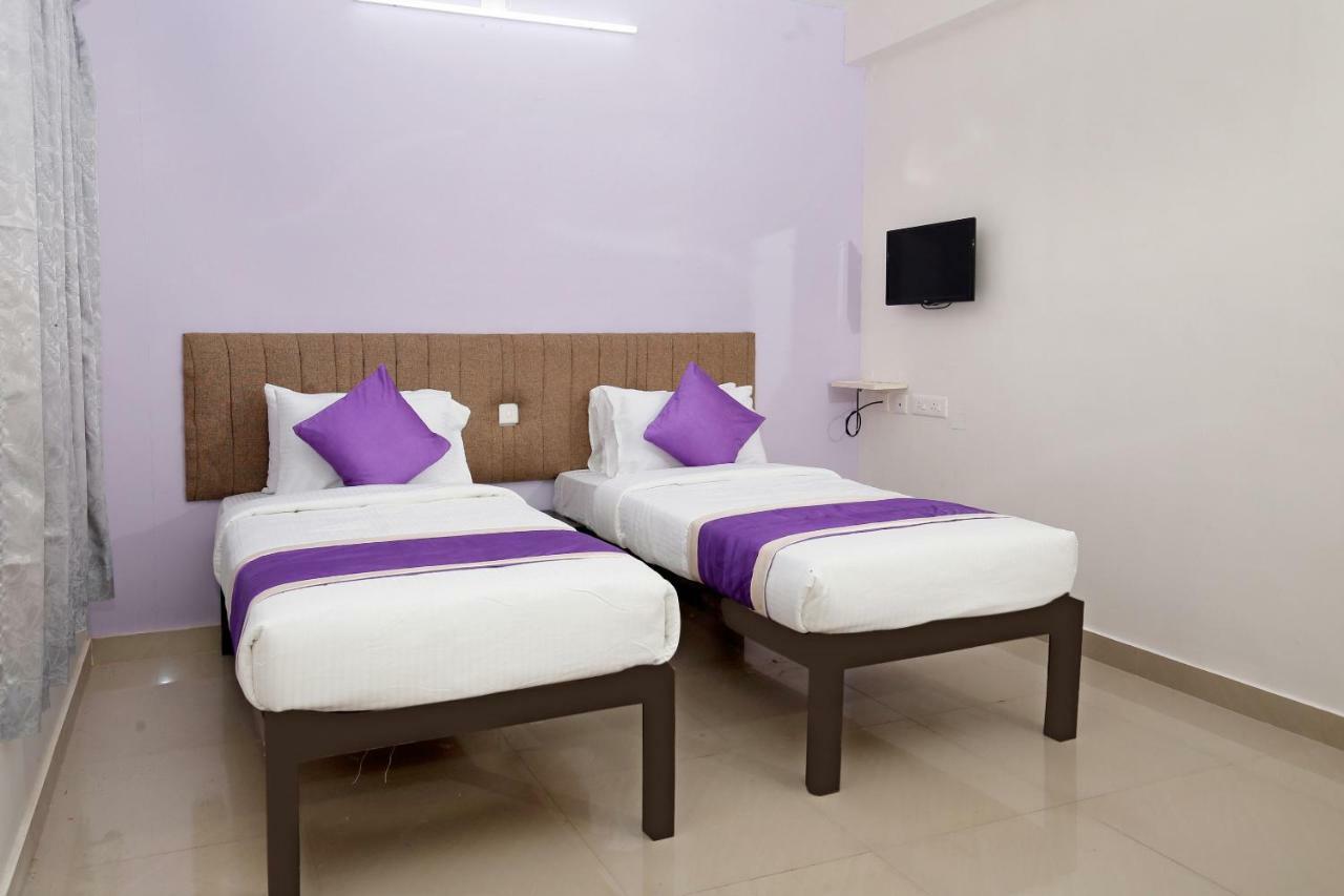 Oyo 9797 Hotel Vbee Plaza Thiruvananthapuram Esterno foto