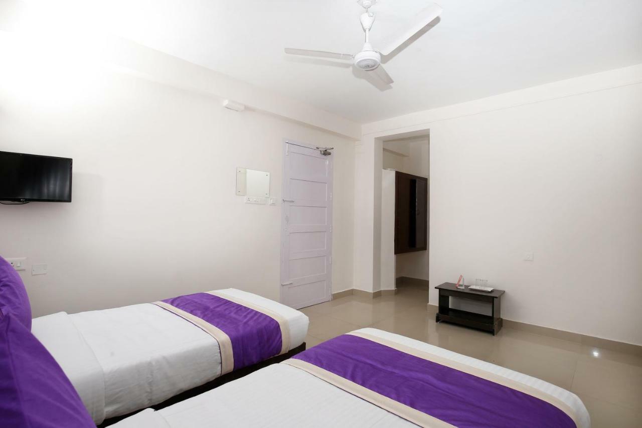 Oyo 9797 Hotel Vbee Plaza Thiruvananthapuram Esterno foto